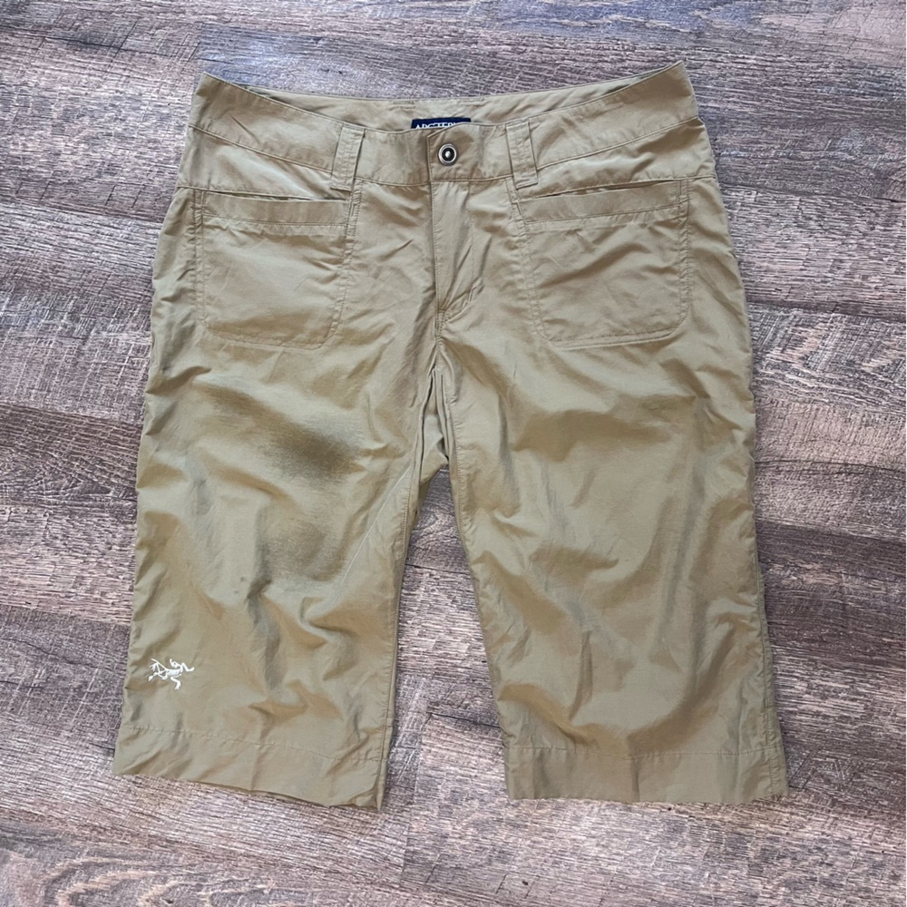 Arc'teryx Women’s Khaki Chino Shorts